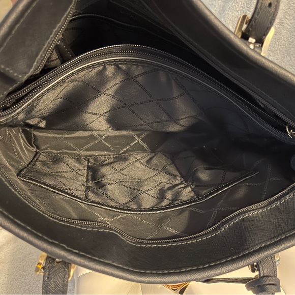 MK Michael Kors Black Shoulder Bag - Picture 7 of 15